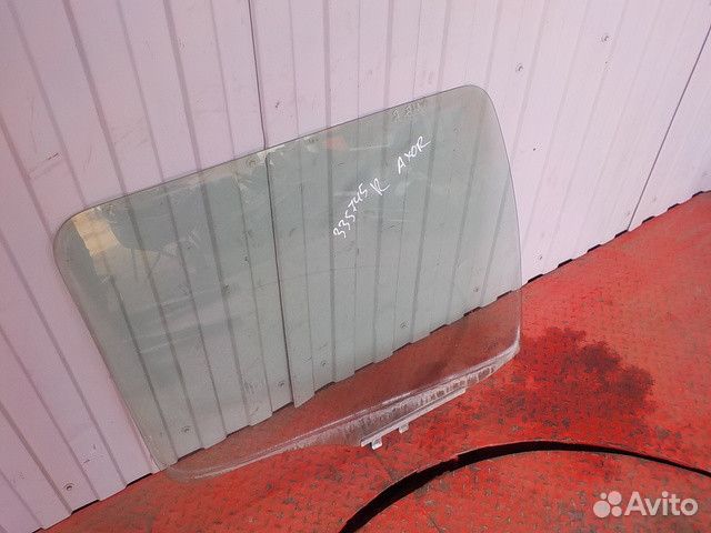 Стекло двери правое Mercedes-Benz Axor Atego