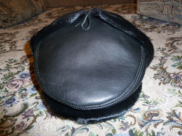 Кепка из натуральной кожи и меха нерпы