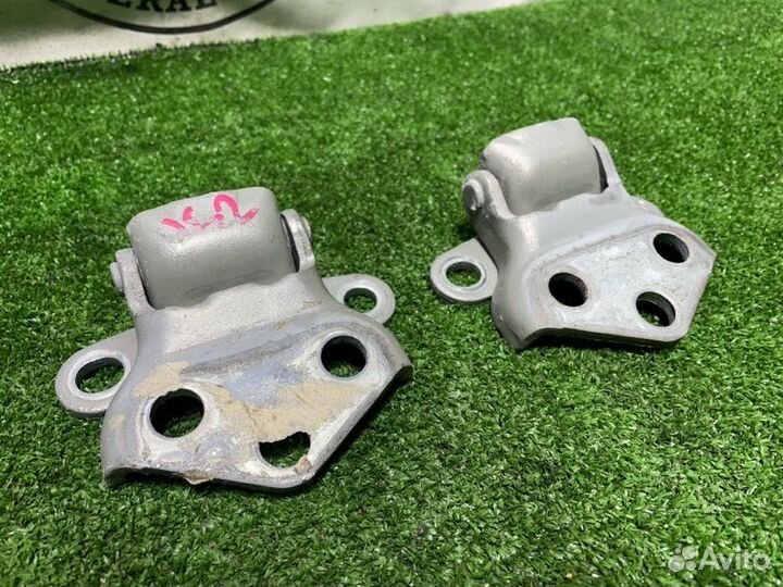 Петля двери багажника Toyota Land Cruiser Prado