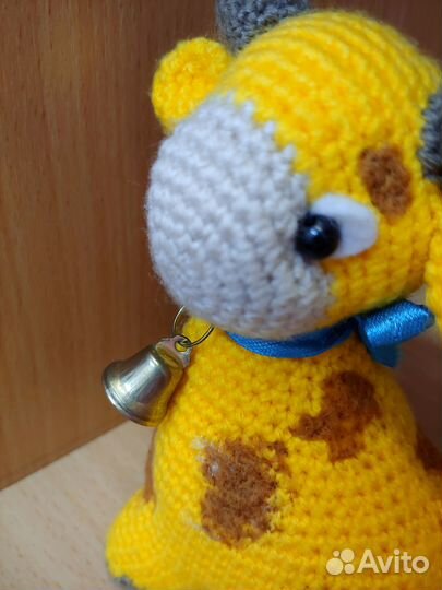 Вязанная игрушка бычок коровка