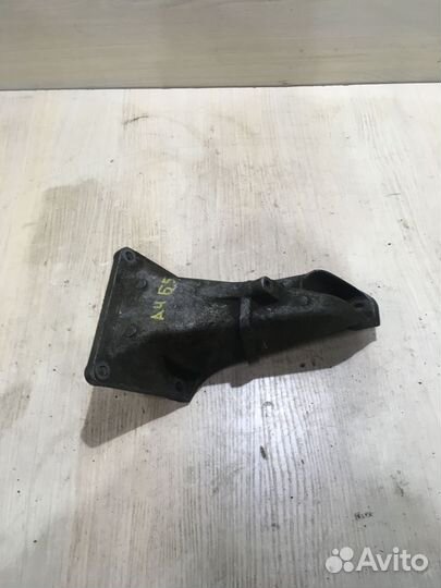 Кронштейн двигателя левый BMW 3 Е46 22111094697