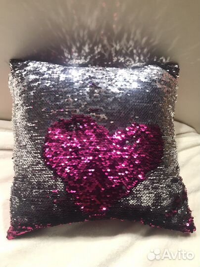 Подушка декоративная с пайетками