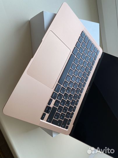 Macbook air m1 8gb 256gb золотой