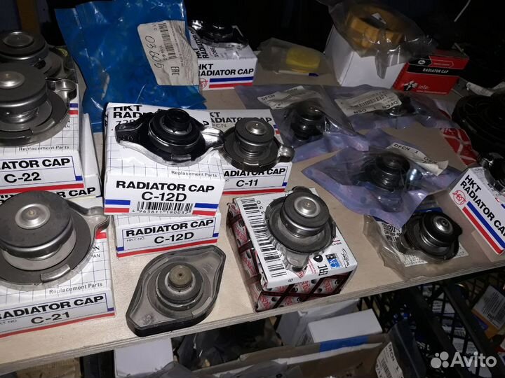 Крышки радиаторов и расширительного бочка