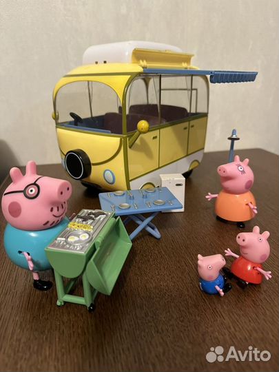 Игрушка Свинка пеппа едет на пикник
