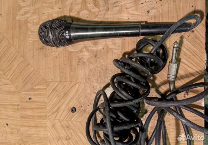Студийный микрофон