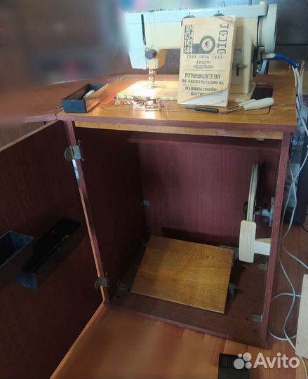 Швейная машина Чайка 143, б/у