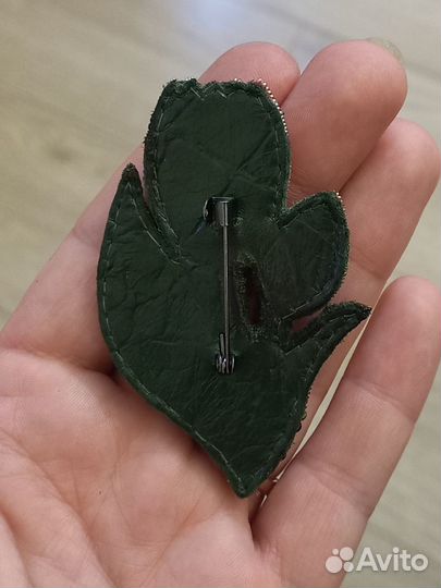 Брошь из бисера