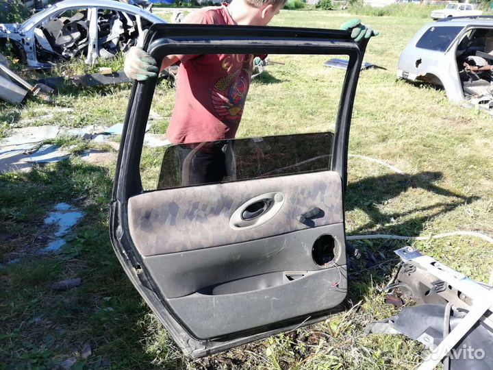 Дверь задняя левая Volkswagen Sharan Ford Galaxy S