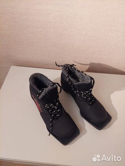 Лыжные ботинки, 34 размер