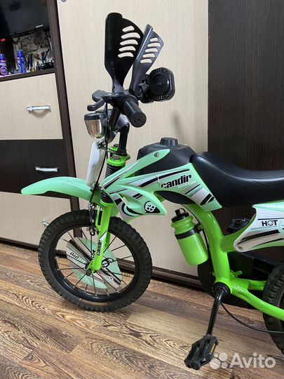 Детский велосипед четырехколесный