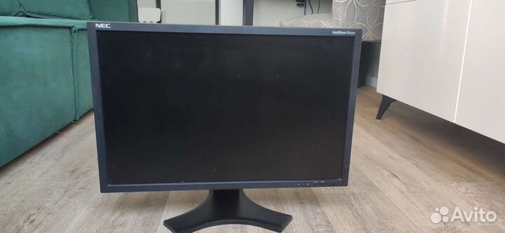 Монитор NEC P221W