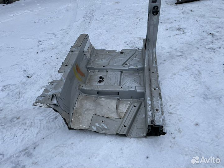 Порог левый Mercedes W211