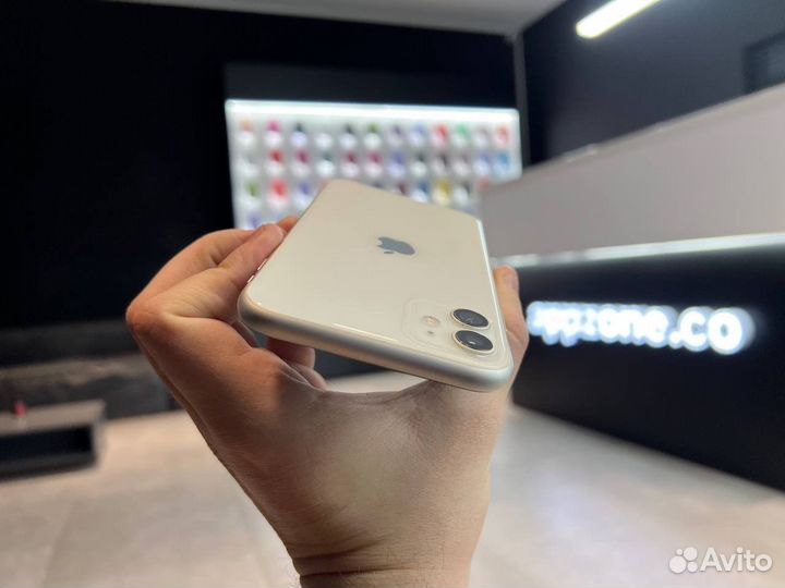 iPhone 11, 64 ГБ