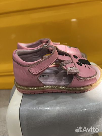 Сандалии, кроссовки для девочки 23 размер