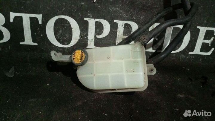 Расширительный бачок Toyota Corolla 150