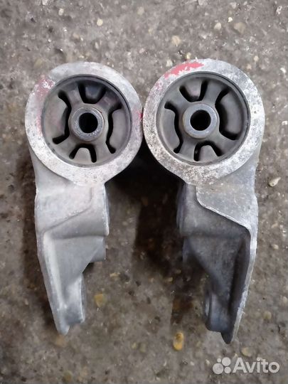 Сайлентблок (кронштейн)задней балки Ауди а6с5