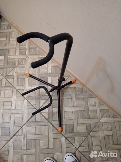 Гитарная стойка