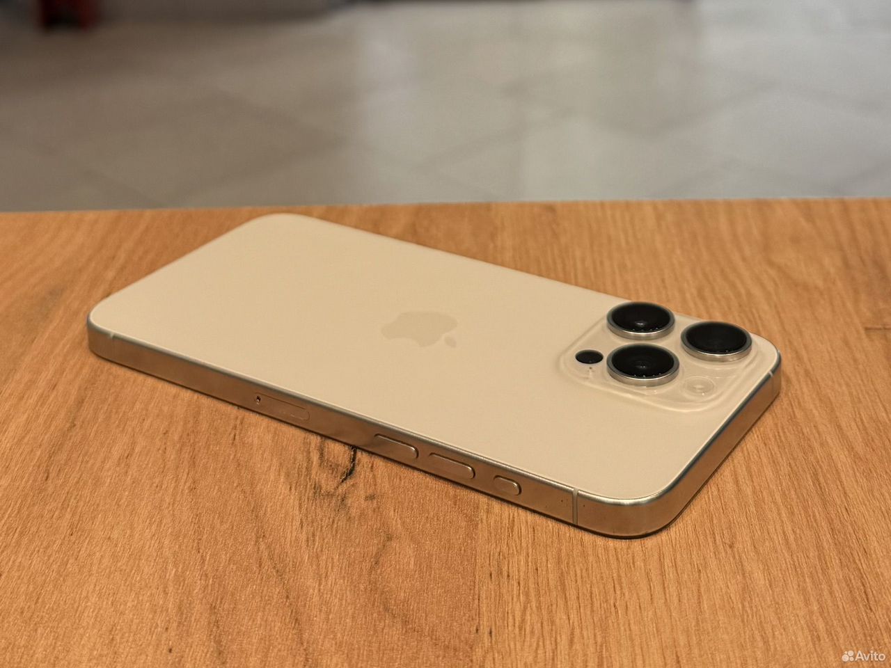 iPhone 15 Pro, 256 ГБ, SIM + eSIM