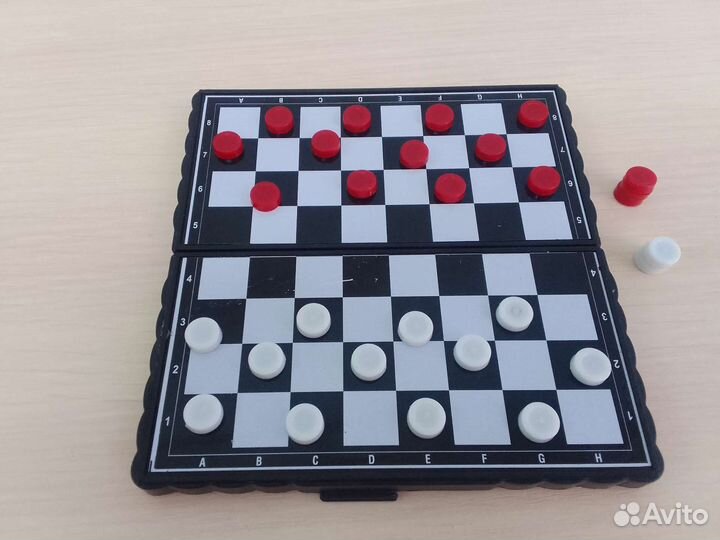 Шахматы шашки нарды. дорожный набор