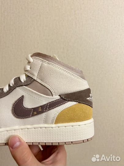 Кроссовки Jordan 1 Mid SE Craft “Taupe Haze”