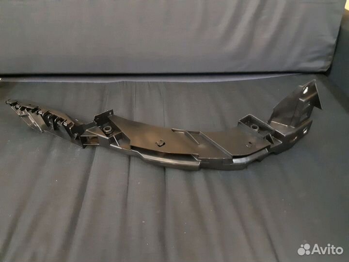 Направляющая бампера VW Polo sdn