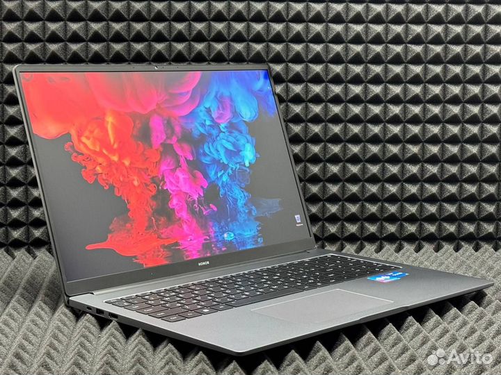 Мощный ноутбук Honor. Состояние нового