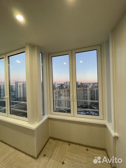 Балконное остекление новое