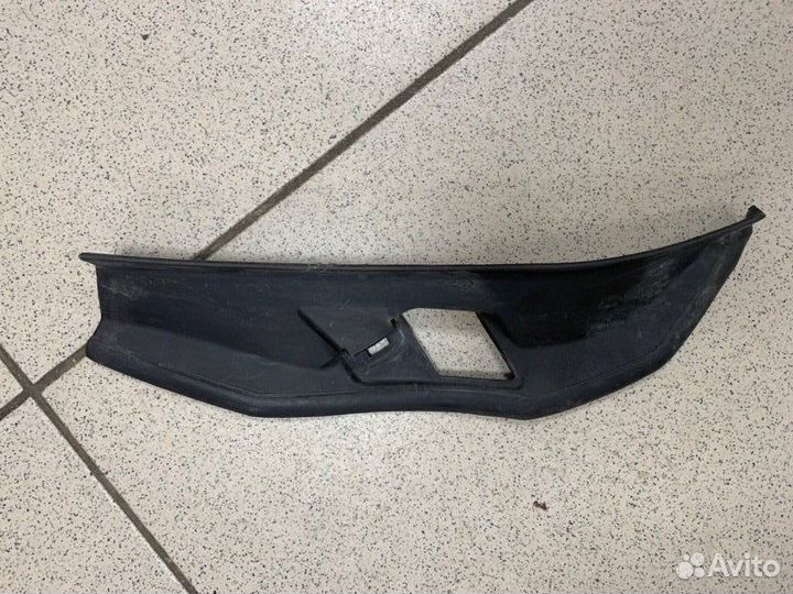 Водосток задний правый Bmw 5 touring N47N 2011