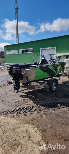 Катер Tracker pro guide V16