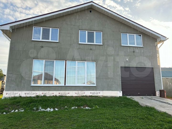 Дом 218 м² на участке 10 сот.