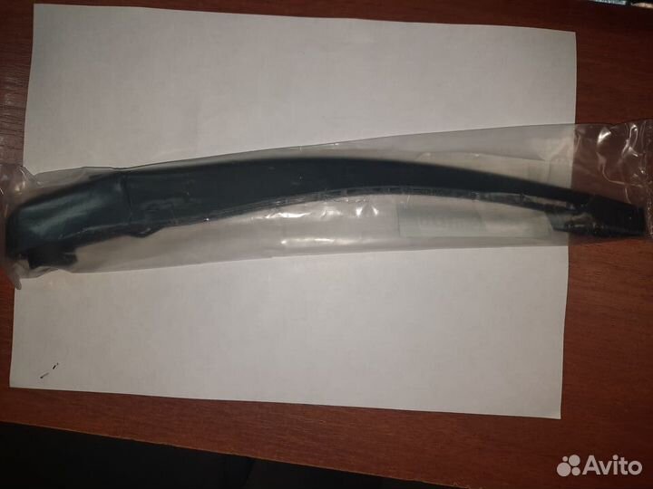 Поводок заднего стеклоочистителя Volvo C30