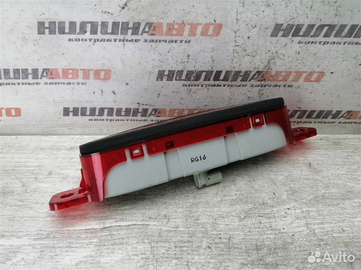 Стоп сигнал в крышку багажника Мазда 3 BK бк