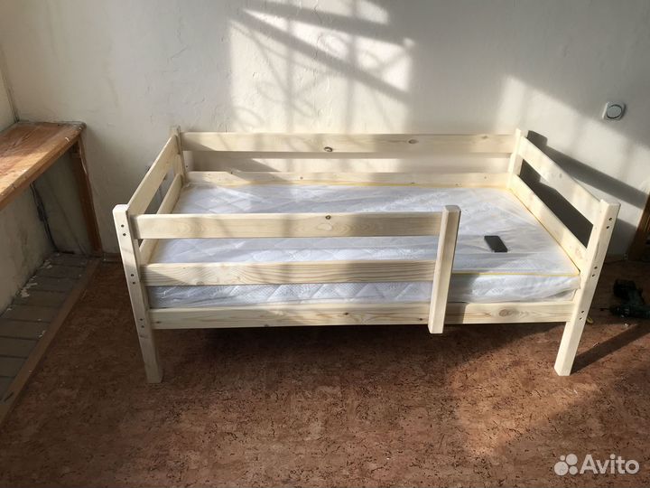 Детские кровати из массива сосны новые