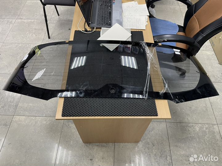 Заднее стекло Mitsubishi Outlander XL