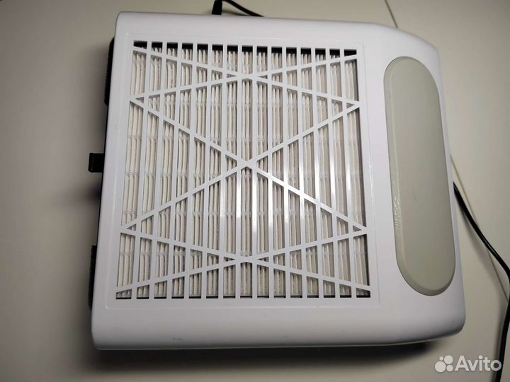 Маникюрная вытяжка (пылесос)