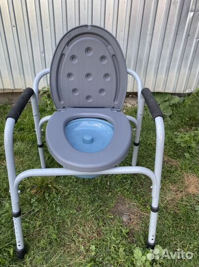 Кресло стул с санитарным оснащением