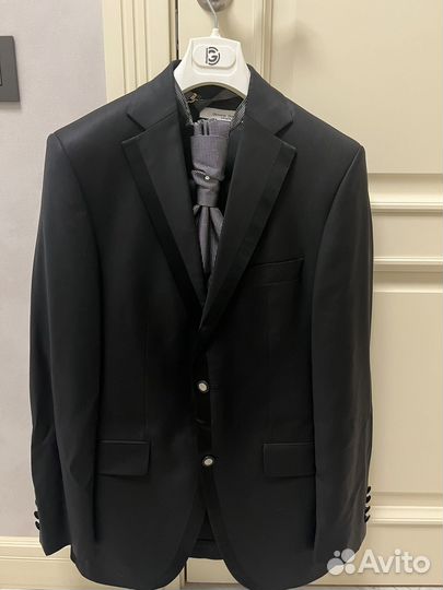 Мужской костюм тройка