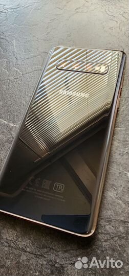 Samsung Galaxy S10, 8/128 ГБ