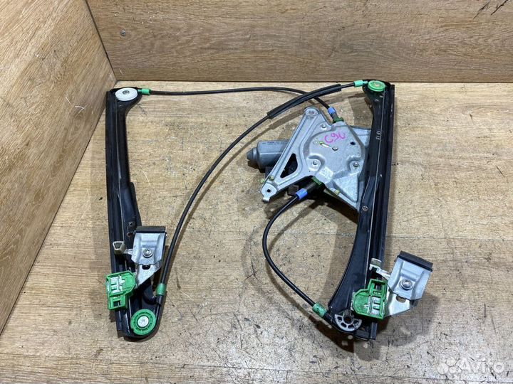 Стеклоподъемник передний правый Audi A4 B5 C90