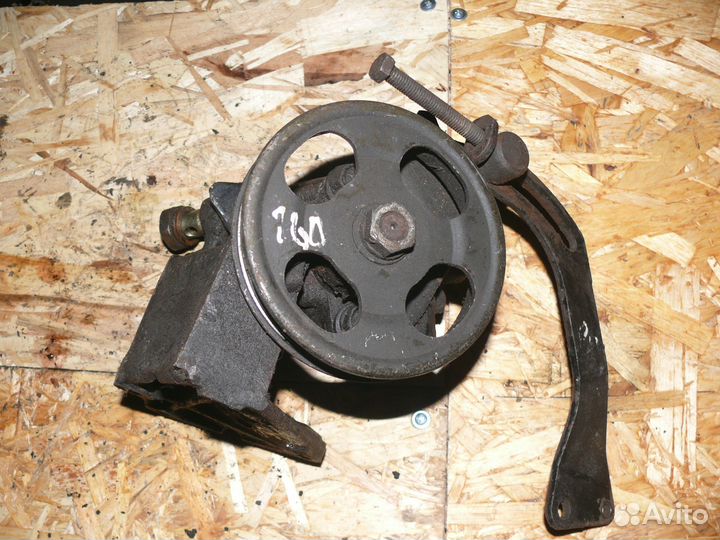 Насос гур Nissan Primera P10 1993 г 1,6 л