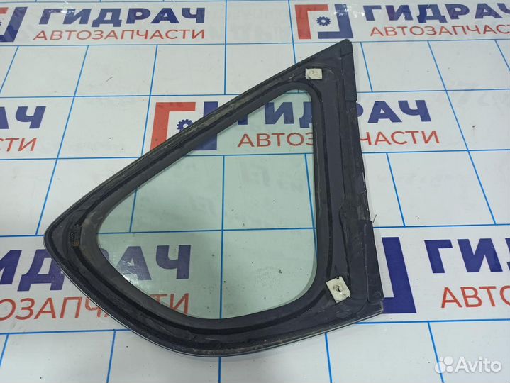 Стекло кузовное глухое левое Subaru Impreza (G12)