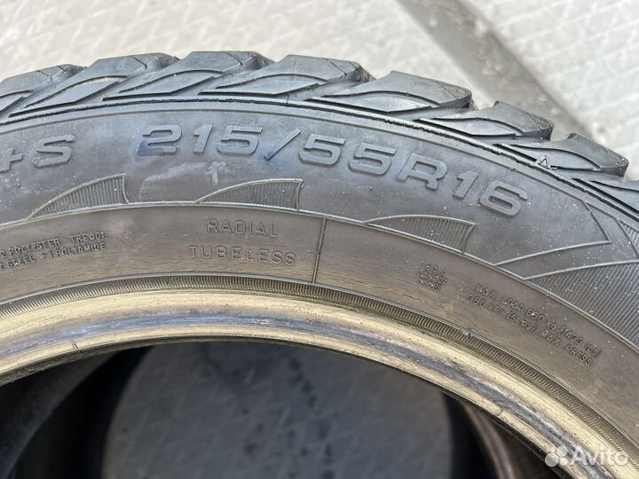 Goodyear UltraGrip Extreme 215/55 R16 92H