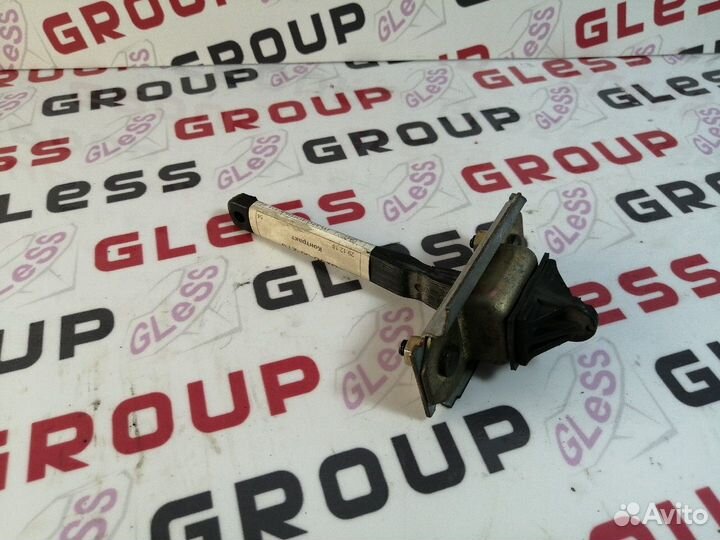 Ограничитель открытия двери пер. BJ LR б/у 323 323F Familia