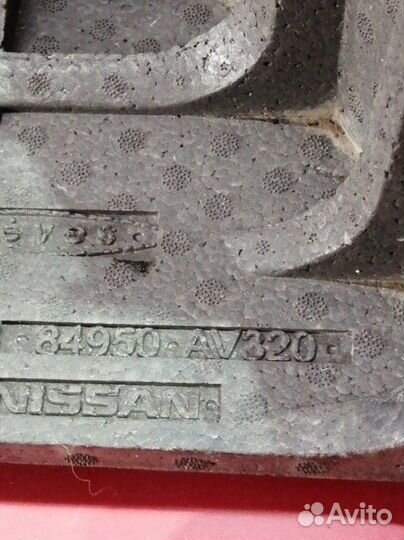 Обшивка багажника правая Nissan Primera P12