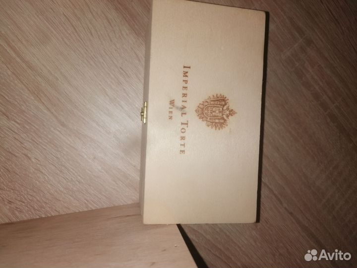 Коробка из дерева