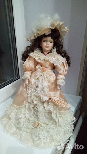 Кукла фарфоровая 18