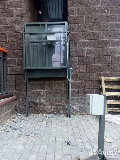 Вертикальный подъемник для инвалидов пту-001А