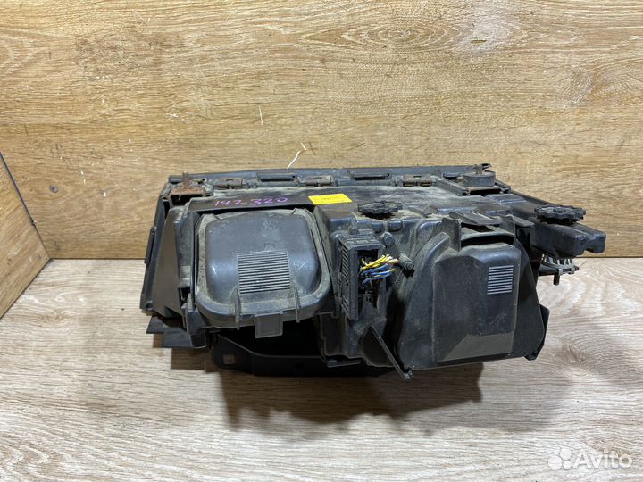 Фара передняя правая BMW E38 дорестайлинг 142320