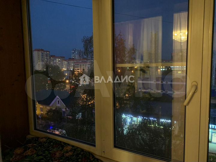 2-к. квартира, 52 м², 5/5 эт.